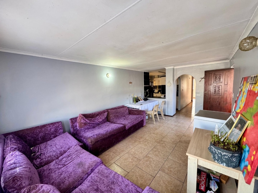 To Let 3 Bedroom Property for Rent in Strandfontein Village Western Cape